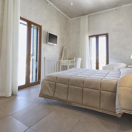 לינה וארוחת בוקר ויאסטה Relais La Pretura מראה חיצוני תמונה