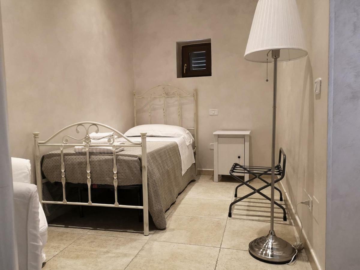 לינה וארוחת בוקר ויאסטה Relais La Pretura מראה חיצוני תמונה
